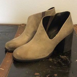 NWT Free People Terrah heel distressed gray boots